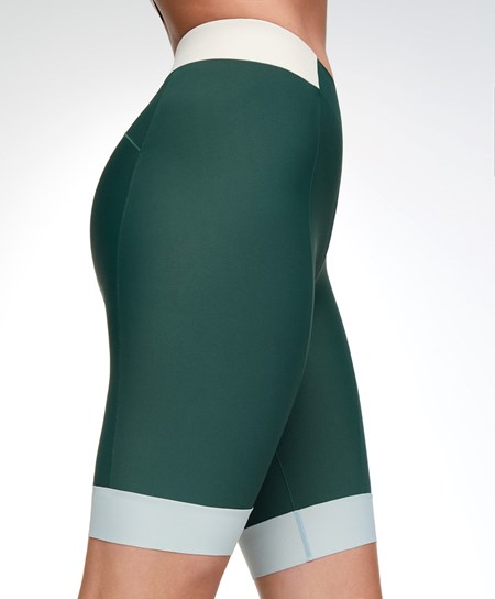 Oysho 20cm Cycling Shorts Verdi | 70863-ZPKT